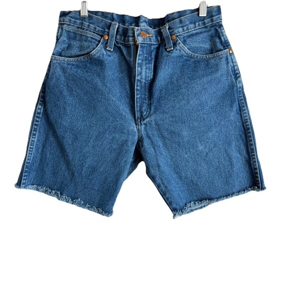 Wrangler Denim High Rise Shorts Women’s Size 33 Med Wash Raw Hem Rodeo Western - Picture 8 of 9